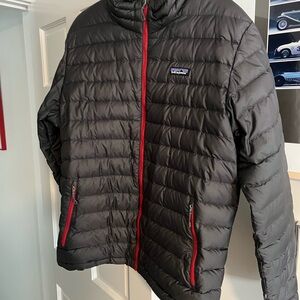 Patagonia Men's Charcoal Puffer Jacket with Red Zipper